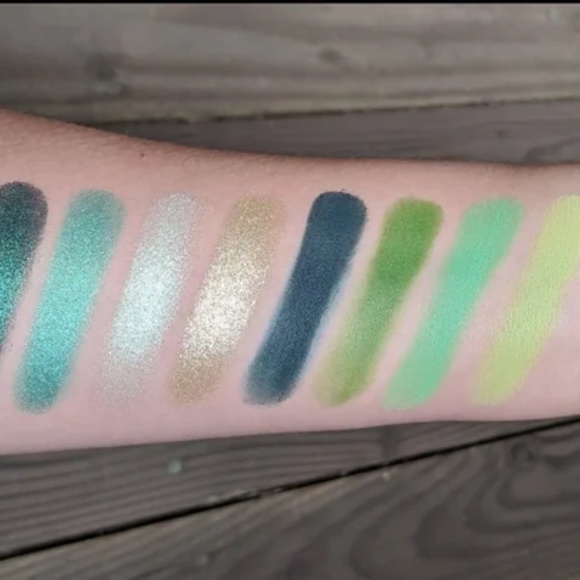BH Cosmetics "Pistachio" eyeshadow palette - Picture 5 of 10